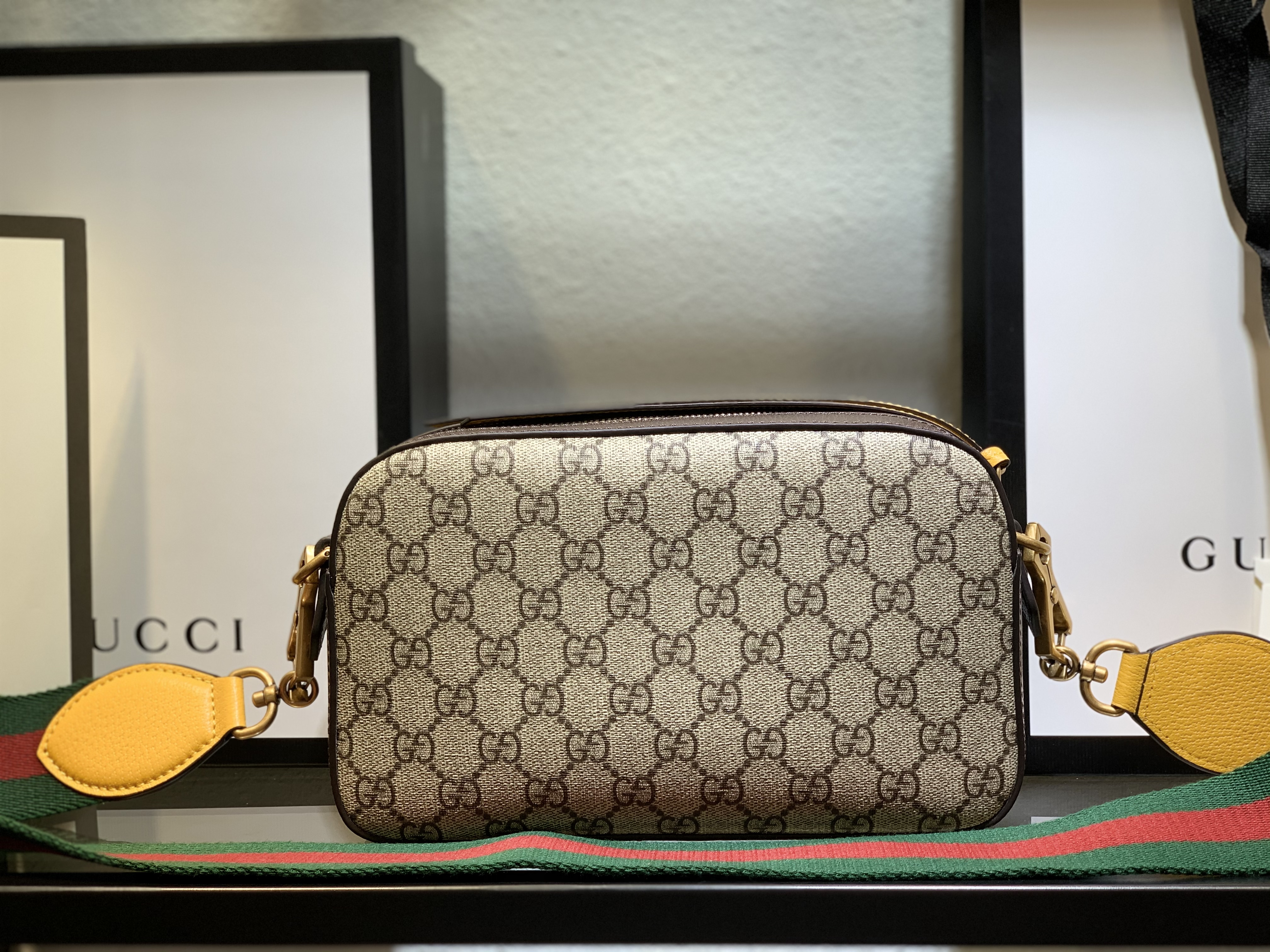 Gucci GG Supreme Messenger Bag 476466