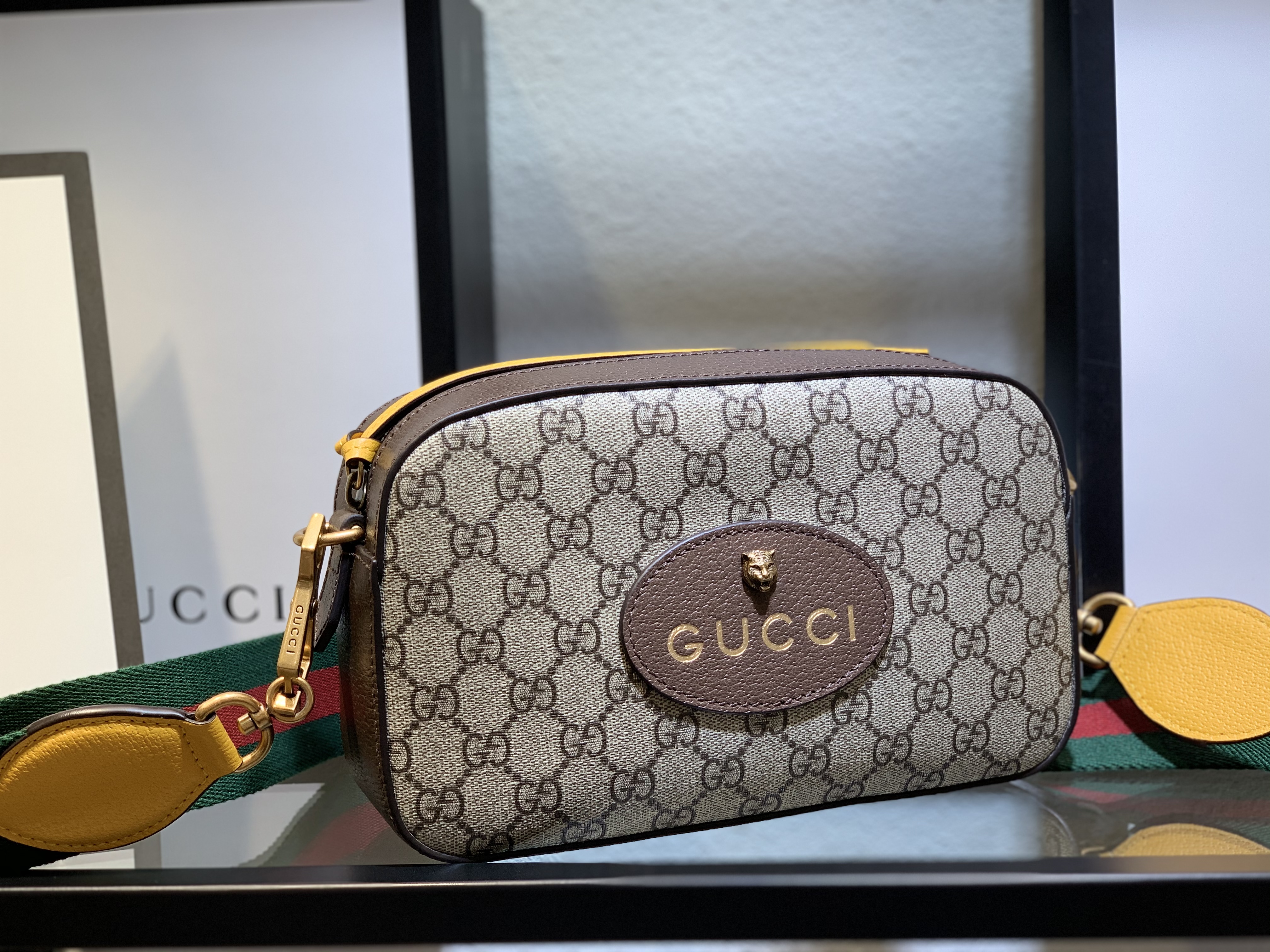 Gucci GG Supreme Messenger Bag 476466