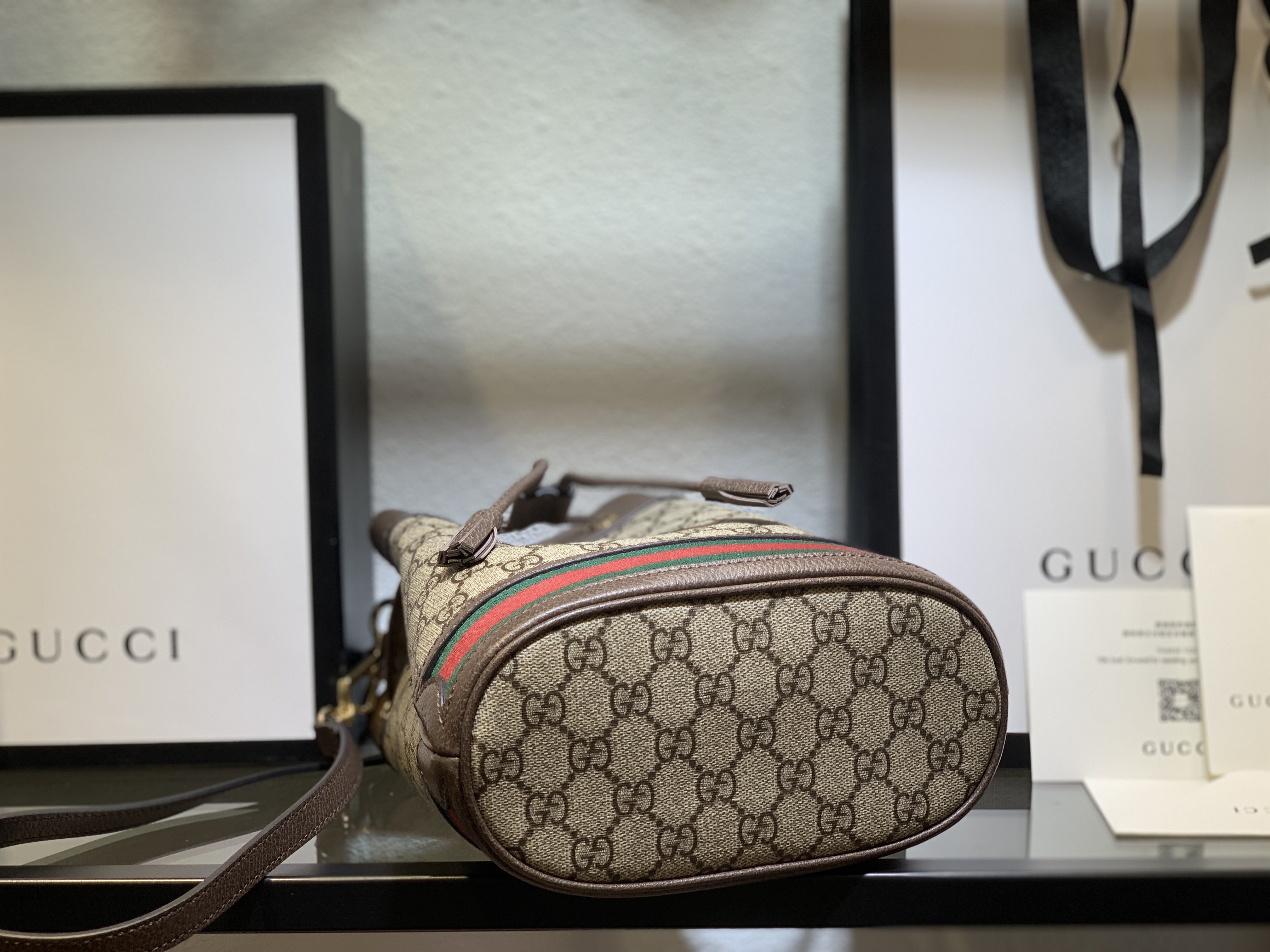 Gucci Beige / Ebony GG Supreme Ophidia Small Bucket Bag 550621