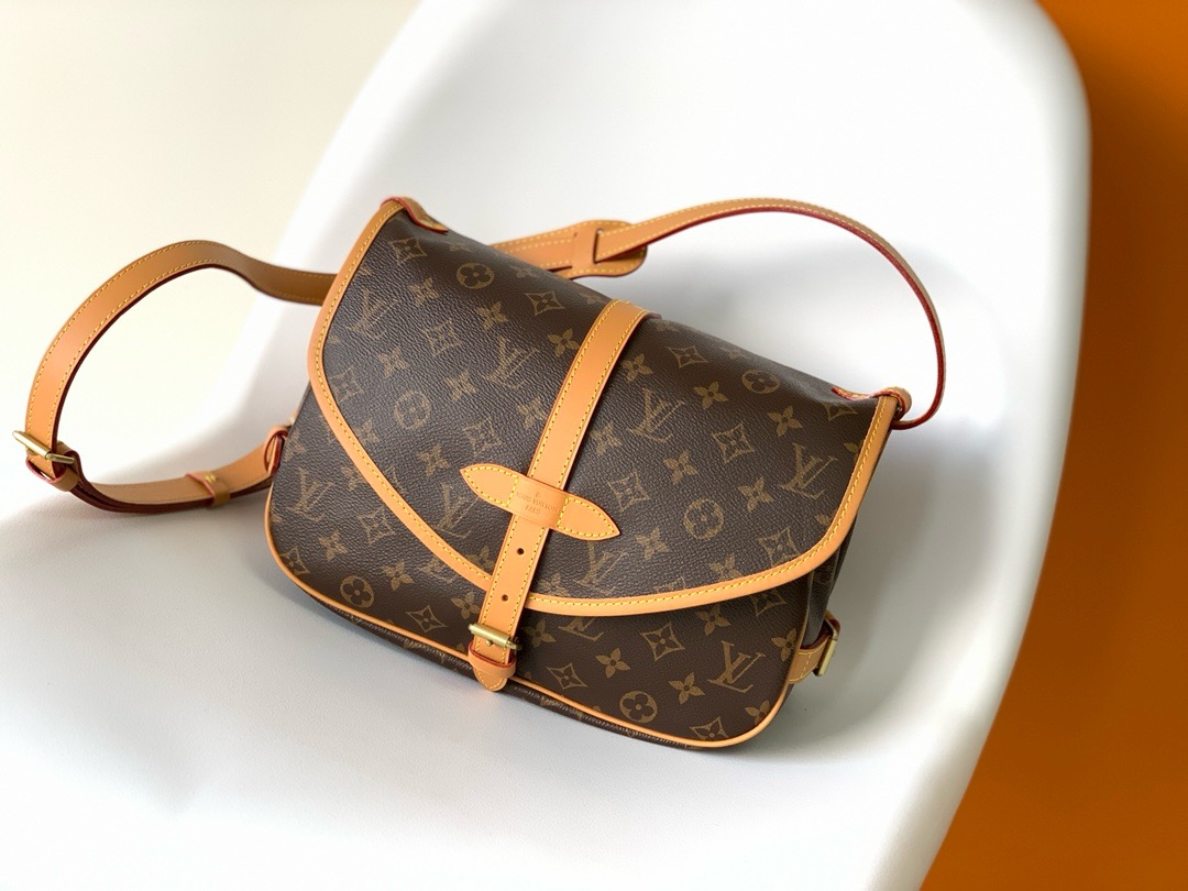 L.V Saumur MM Shoulder Bag Monogram Brown M40710