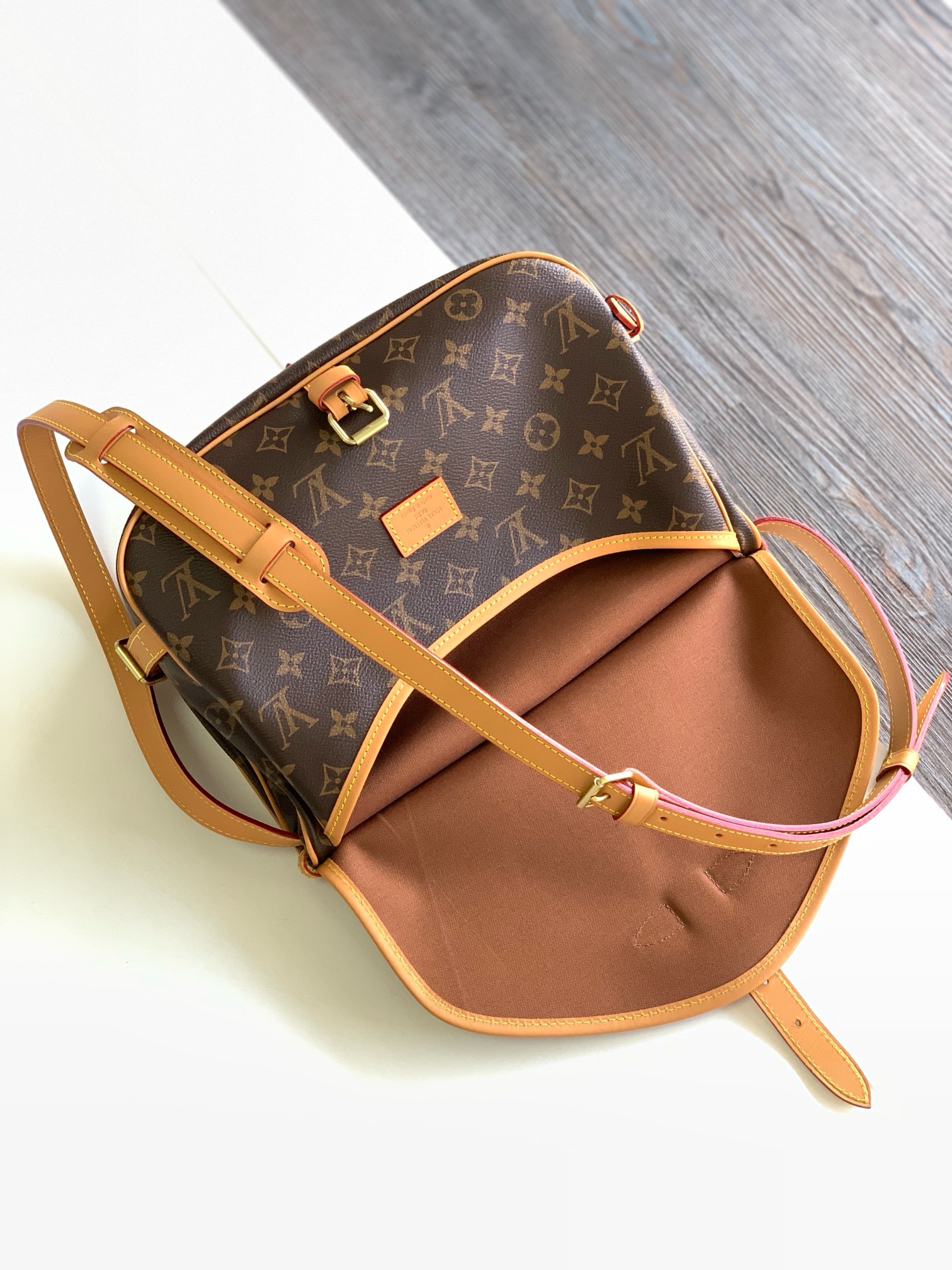 L.V Saumur MM Shoulder Bag Monogram Brown M40710