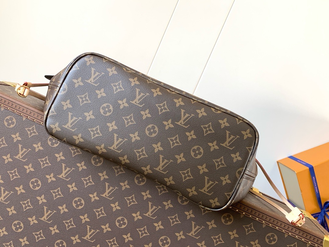 L.V Neverfull MM Monogram Mid Size Tote M46975